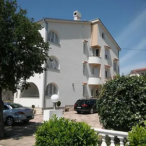 Gostinjska kuća Garfild, Novi Vinodolski